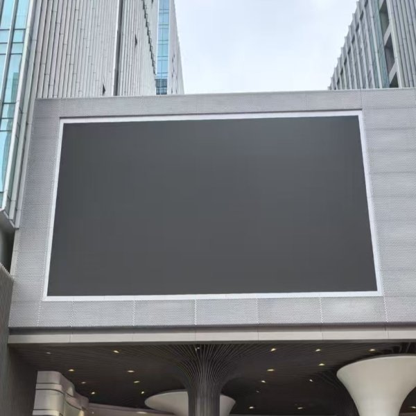 P8 Outdoor LED Billboard Display for Long Distance Viewing with 5500 Nits