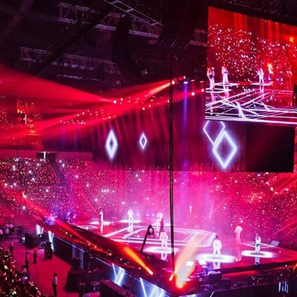 Mobile LED Transparent Wall P15.6-15.6 – Lightweight Concert Stage Screen